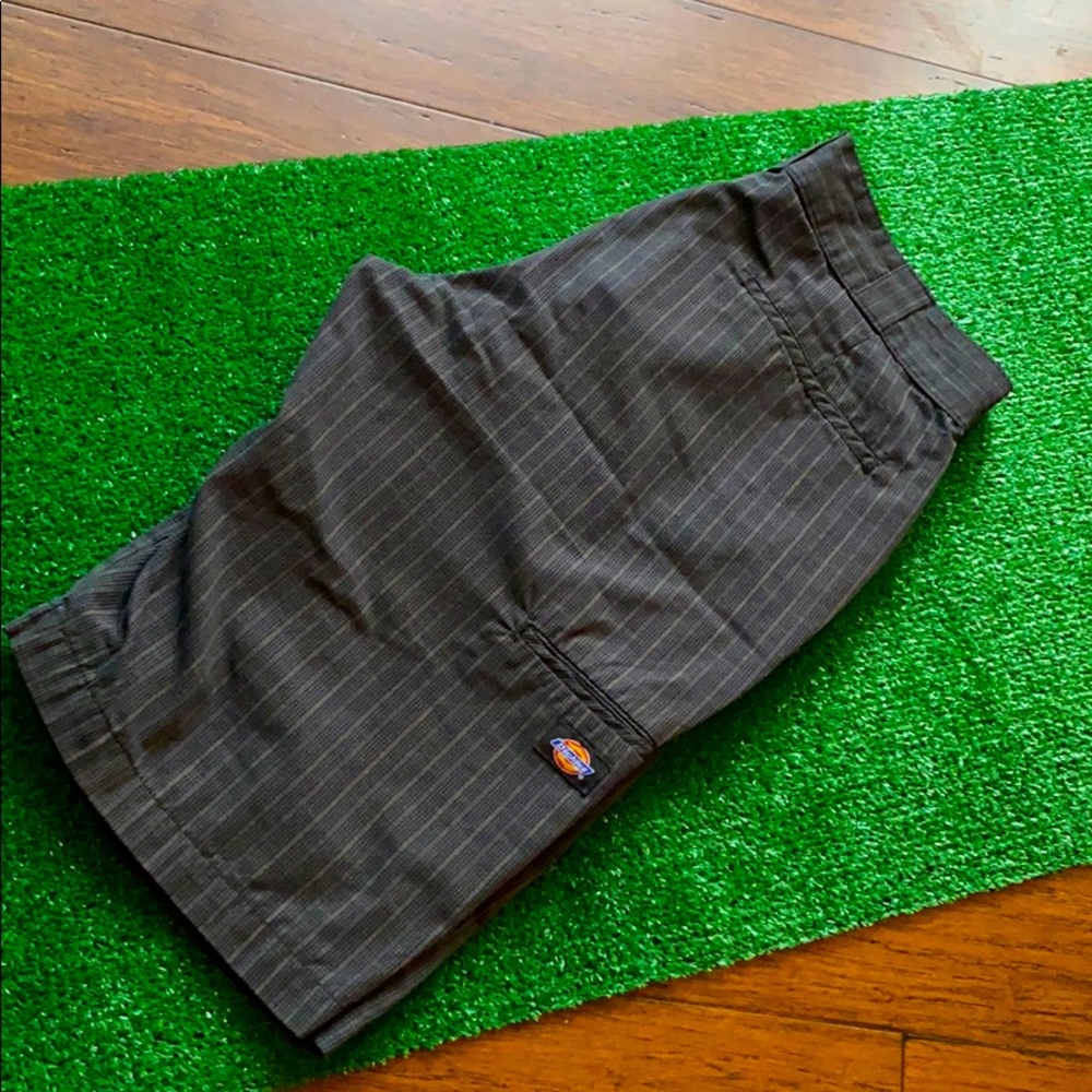 Dickie plaid short with cell pocket